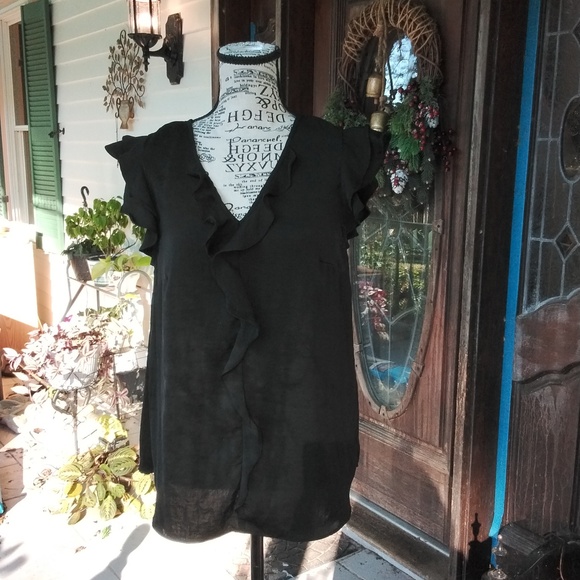 Banana Republic Tops - Women's NWOT Banana Republic silky Black double flutter sleeve top Sz S